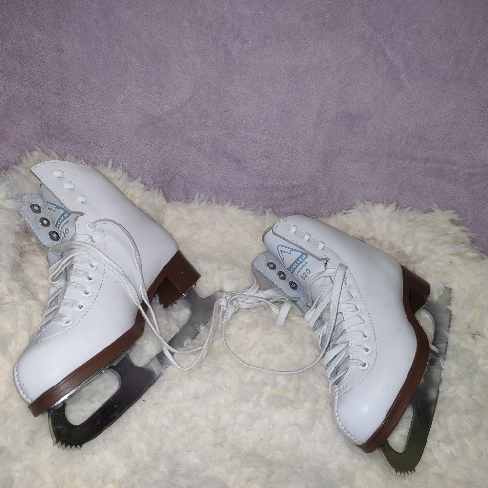Glacier Jackson 520 skates ice skating shoes